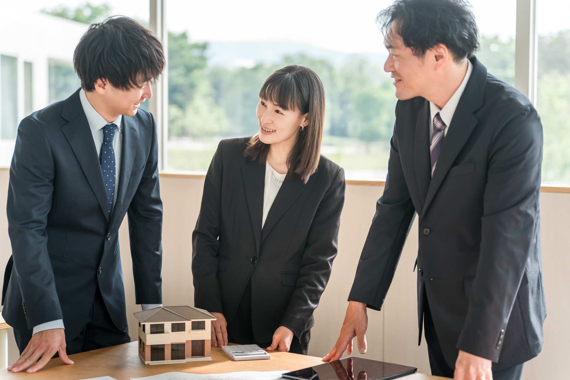 仲介会社と一緒に物件を比較検討する