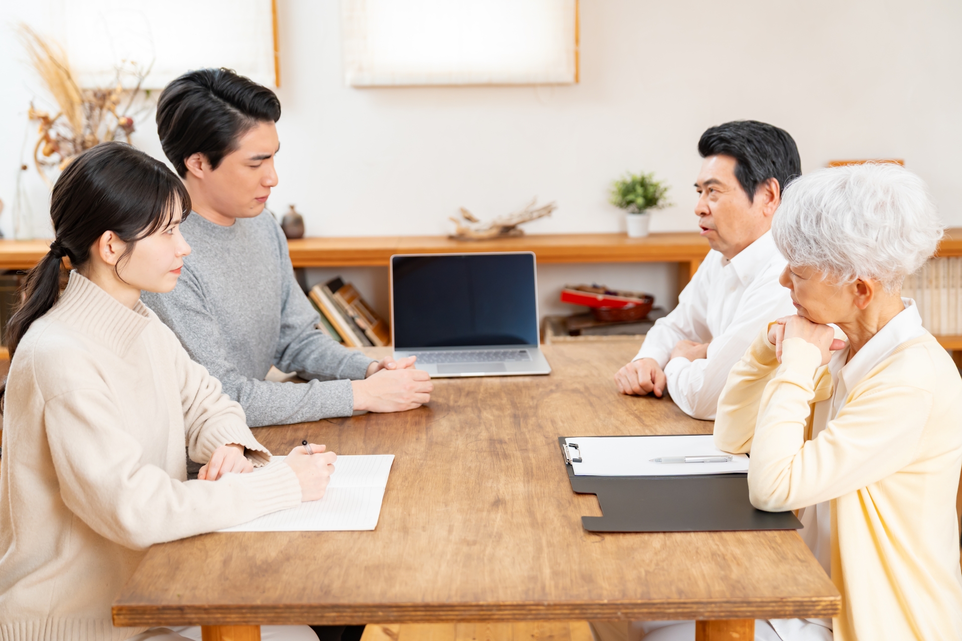 住宅ローン減税を含めた資金計画を家族で相談する